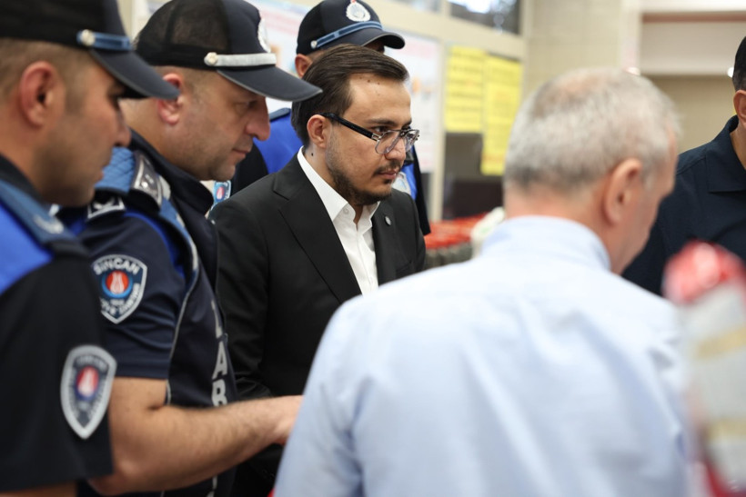Ankara'da zincir market müşterilerin çantalarını bantladı - Resim : 2