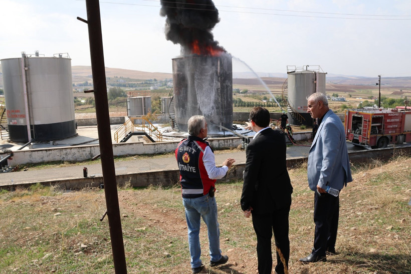 Siirt'te TPAO Kampında yangın çıktı: 2 kişi dumandan etkilendi - Resim : 2