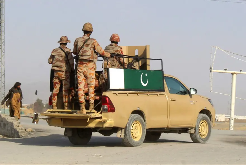 Pakistan, Afganistan'a karşı resmen savaş ilan etti - Resim : 2