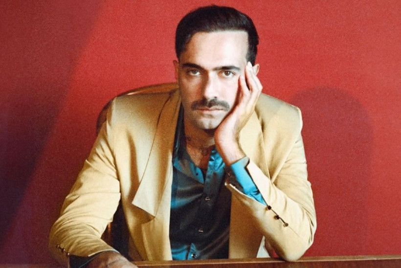 Serenay Sarıkaya ve Mert Demir yazın evleniyor mu? Havalimanında yakalandı, bakın ne dedi? - Resim: 9