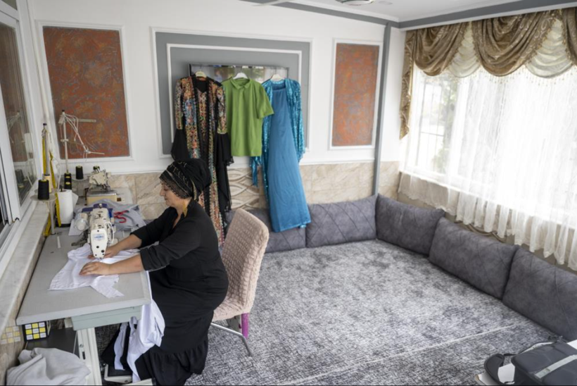 Evini atölyeye çevirdi: Ücretsiz kursta öğrendi, şimdi taleplere yetişemiyor - Resim: 1