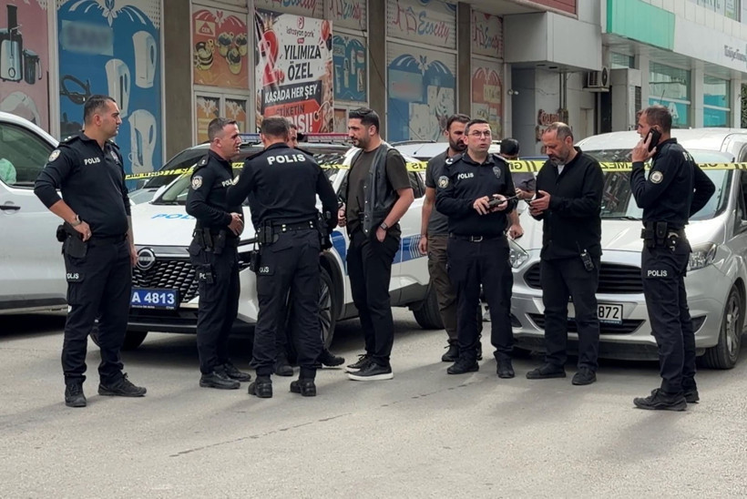 Sokak savaş alanına döndü: Bıçağa karşı silah: Erzurum'da dehşet anları - Resim: 1