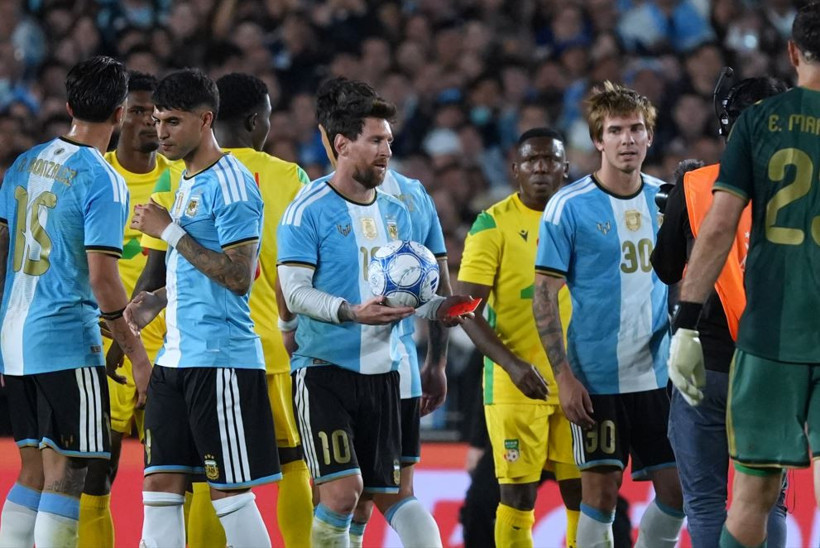 Messi'den Arjantin'e golllü veda - Resim : 3