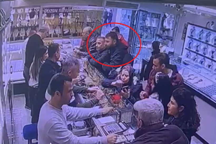Mersin&rsquo;de kumar borcu hırsızlığa s&uuml;r&uuml;kledi: &Ccedil;aldığı altınları da ka&ccedil;arken d&uuml;ş&uuml;rd&uuml; - Resim : 1