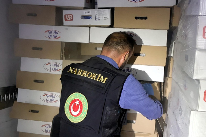 Tavukların altındaki korkunç sır: Hassas burunlar o kokuyu tespit etti - Resim: 6