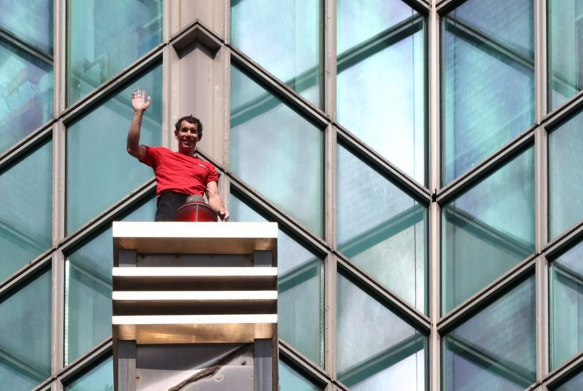 Serbest tırmanışta yeni rekor: Alex Honnold Taipei 101’e tırmandı - Resim: 2