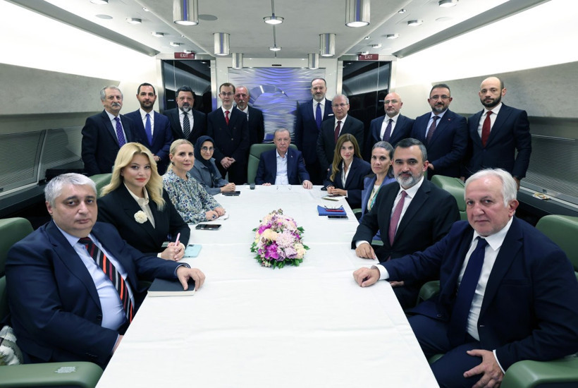 Erdoğan Kırgızistan ziyareti sonrası konuştu: Yunanistan girdiği bu yanlıştan dönmeli - Resim : 4