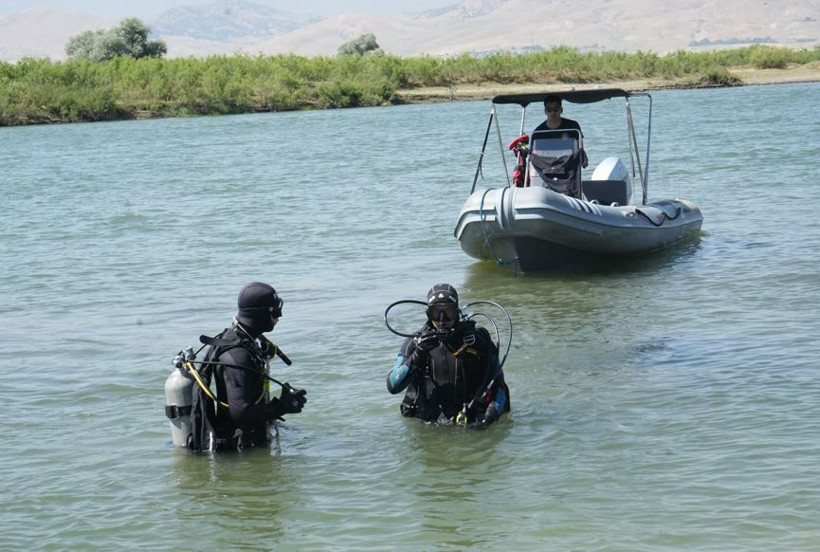 Murat Nehri’nde zamana karşı yarış: Küçük Berat için İHA ve sonar cihazları devreye girdi - Resim: 1