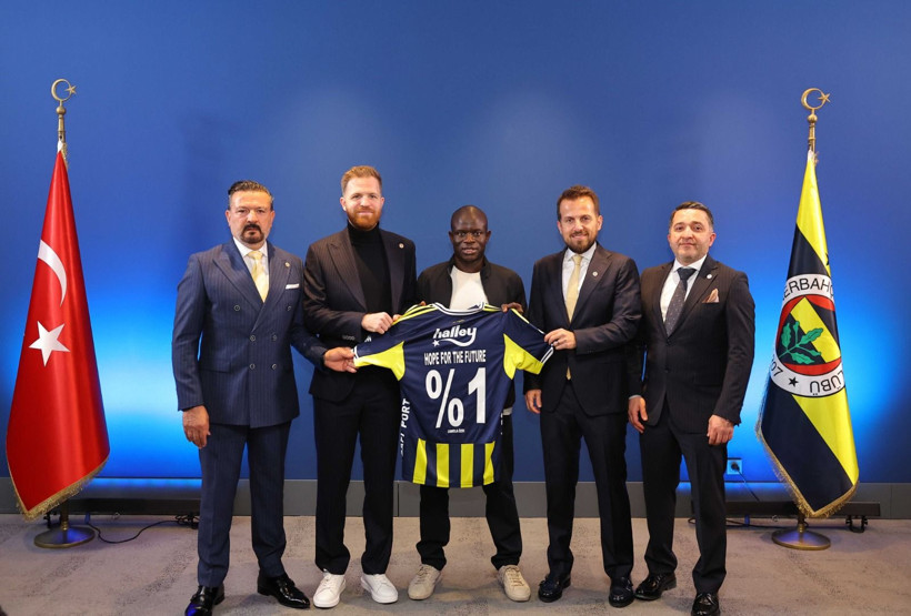 Fenerbahçe'de yeni transfer N’Golo Kante, ilk antrenmanına çıktı. - Resim: 1