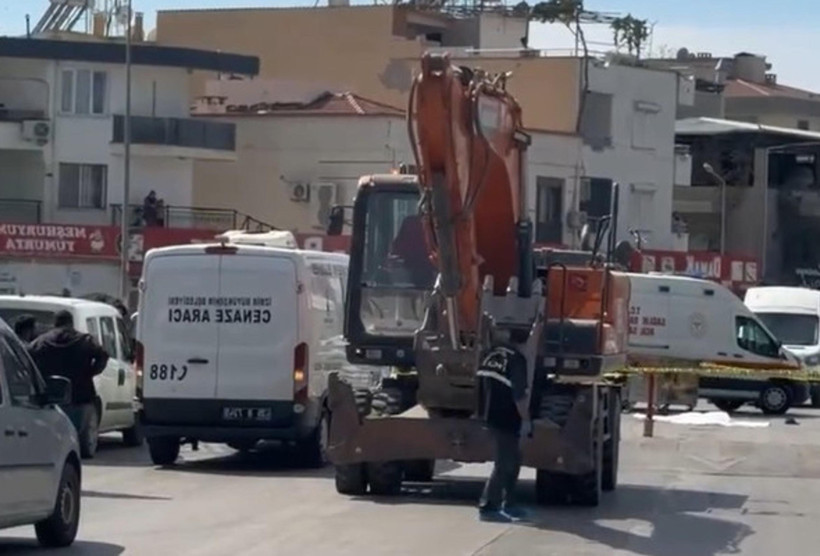Ali ded yolun karşısına geçemedi: İş makinesi çarptı - Resim : 1