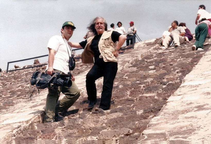 Türk Müziği’nin dev ismi Barış Manço’nun hiç görmediğiniz çocukluk karesi olay oldu! 7'den 77'ye herkesin sevgilisiydi - Resim: 10