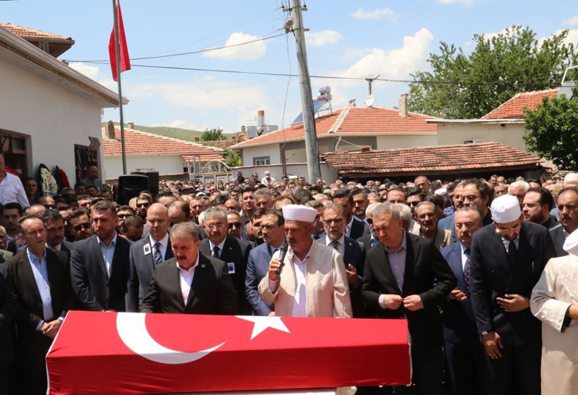 Destici ailesinin en acı günü: Tabuta sarılan anneden duygusal veda - Resim : 4
