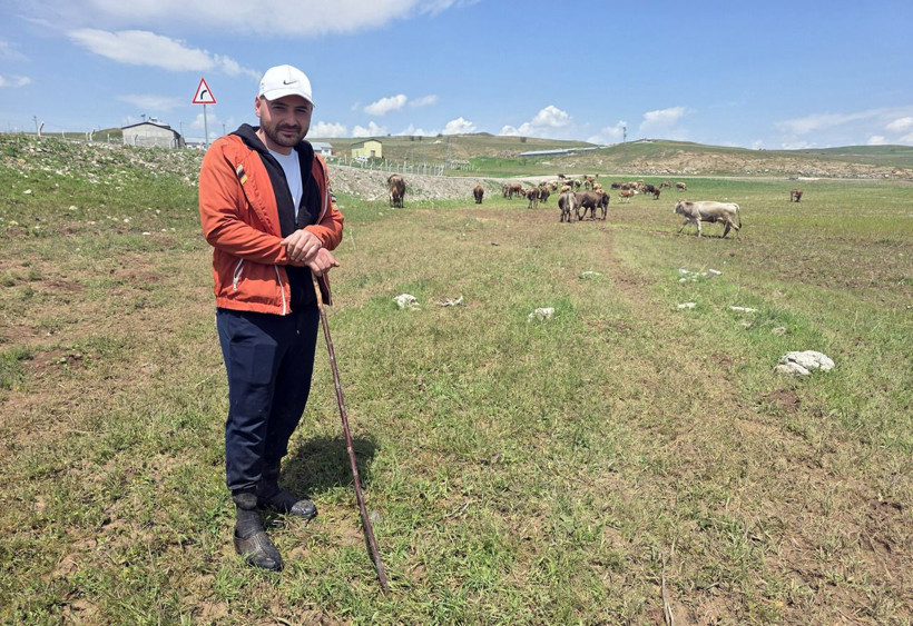 Çobanların zorlu mesaisi: Sivas'ta meralar göle döndü - Resim: 6