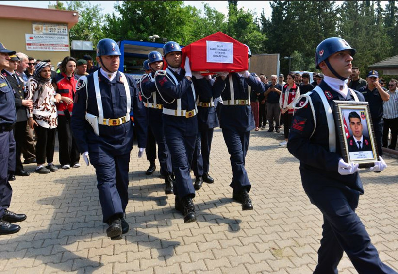 Acılı babanın en zor anı: Türkiye bu kareye ağlıyor - Resim : 3