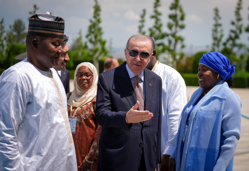 Cumhurbaşkanı Erdoğan, Nijer Cumhurbaşkanı Tchiani'yi resmi törenle karşıladı - Resim : 2