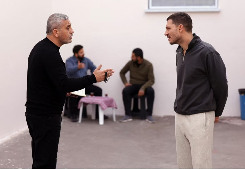 Yeraltı dizisinin Bozo’su Uraz Kaygılaroğlu kız arkadaşıyla Kadıköy’de yakalandı: Panik anları kameralara yansıdı - Resim: 18