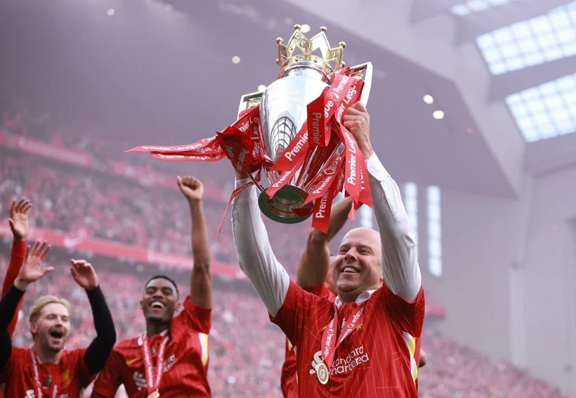Liverpool Arne Slot ile yollarını ayırdı - Resim : 1