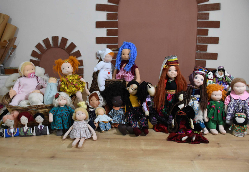 Bir annenin en zor sınavı: İl il gezdi, teselliyi &ccedil;ocukların g&uuml;l&uuml;ş&uuml;nde buldu - Resim : 2