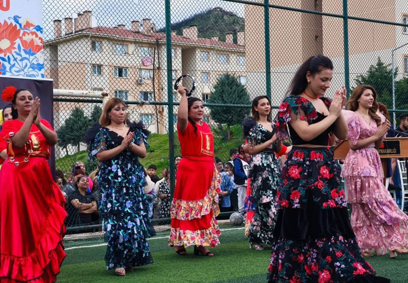 Danslar ve karanfillerle kutlama: Keşan’da Dünya Romanlar günü kutlandı - Resim: 10