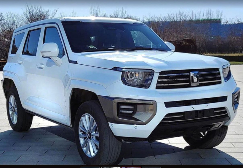 Tank görünümünde: Süper otomobil yolda - Resim: 8