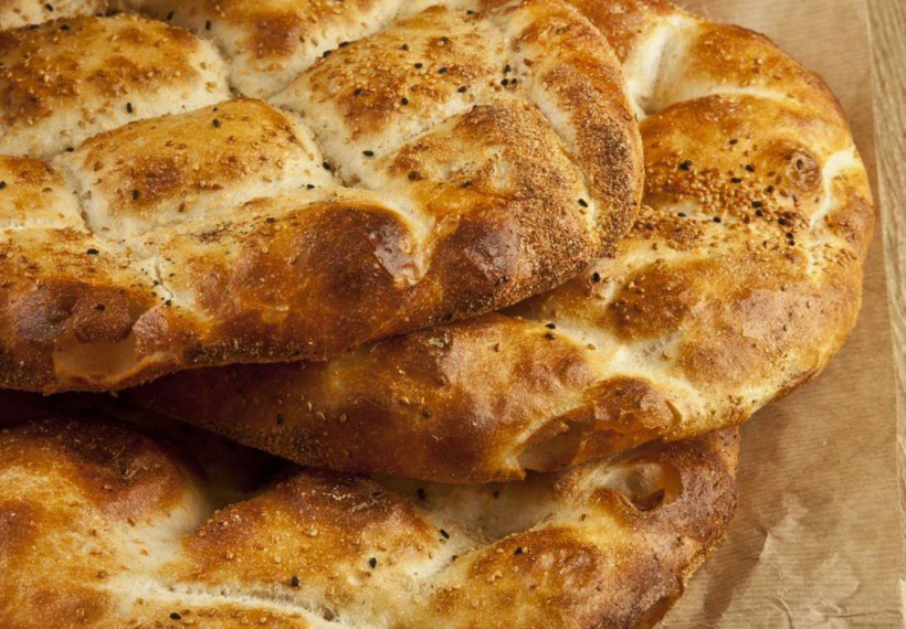 Pratik ev yapımı susamlı Ramazan pidesi nasıl yapılır? - Resim : 2