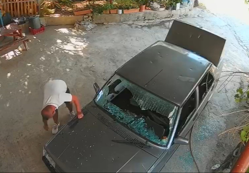 Mersin'de takıntılı sevgili satırla otomobili doğradı: Camdan gördü, KADES'le kurtuldu - Resim : 4