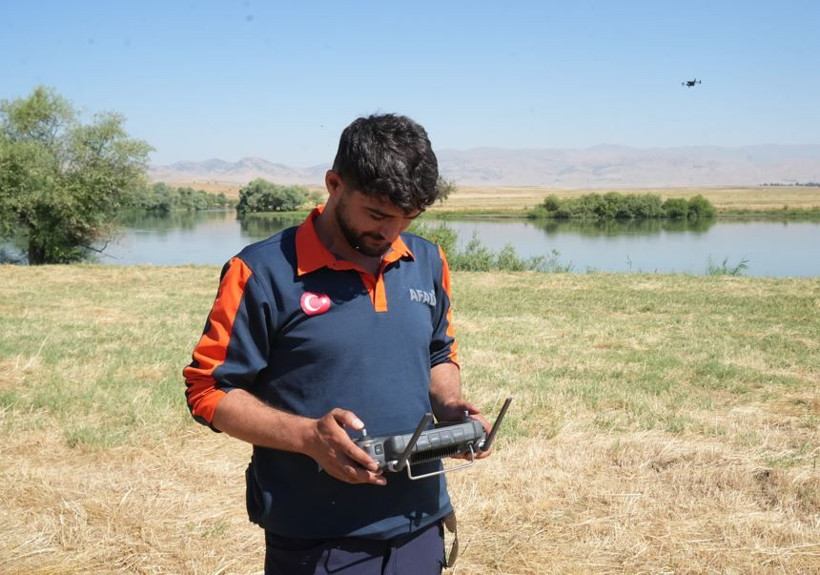 Murat Nehri’nde zamana karşı yarış: Küçük Berat için İHA ve sonar cihazları devreye girdi - Resim: 6
