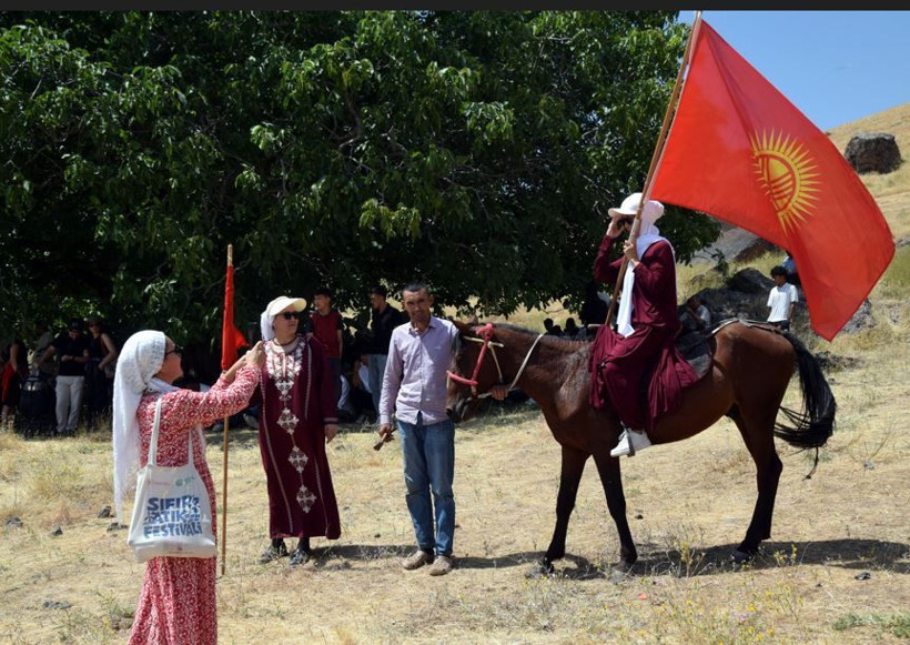 At sırtındaki amansız mücadele nefes kesti: Erciş’te dört nala heyecan - Resim: 4