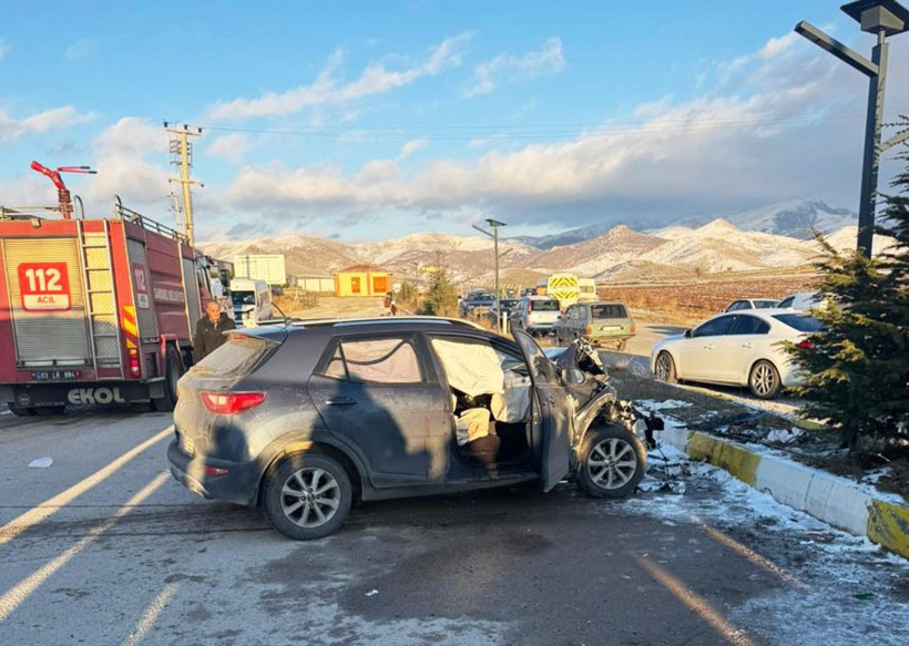 &Ouml;ğrenci servis minib&uuml;s&uuml; ile otomobil ile &ccedil;arpıştı: 9 yaralı - Resim : 3