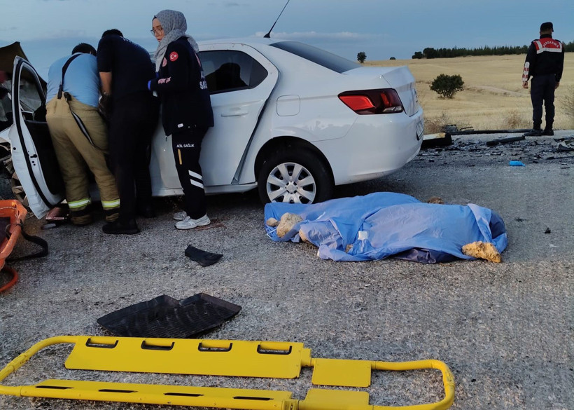 Düğün yolunda kahreden kaza: 2 ölü, 5 yaralı - Resim: 4