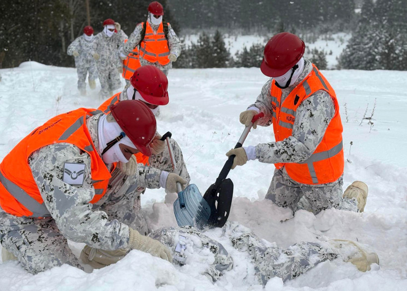 Karda iz bırakan yiğitler: Komandoların kış eğitimi - Resim : 4