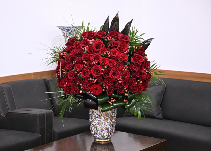 Devlet Bahçeli'den Erdoğan'a 72 gül hediyesi - Resim : 1