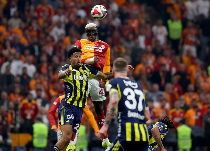 beIN Trio'da derbinin hakemine büyük fırça: Hakemi sahaya gömdüler - Resim: 3