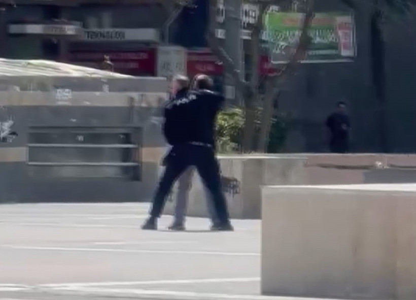 Elinde pompalı tüfekle meydana indi: Film sahnelerini aratmayan operasyon - Resim : 6