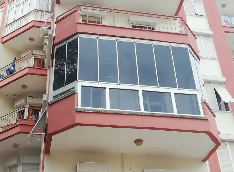 Apartmandaki cam balkonlar tek tek sökülecek: Bir komşu şikayeti yetecek - Resim: 6