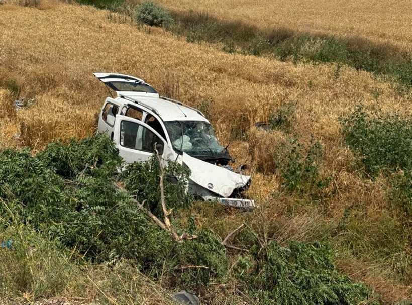 Ambulanslar peş peşe sevk edildi: Çankırı'da feci kaza: ölü ve yarılalar var - Resim : 1