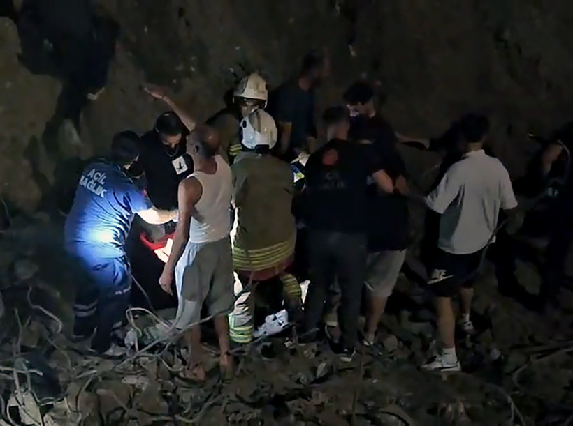 Hem cip uçtu hem de polis düştü: Hatay’da yürekleri yakan kaza - Resim : 3