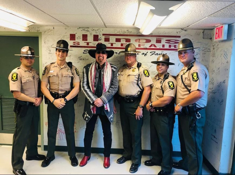 Ayrılık da Sevdaya Dahil’in Neslihan’ı Yasemin Kay Allen eski FBI Ajanı Erdal Kaya ile Las Vegas’ta sessiz sedasız evlendi: Gelinliği tam not aldı... - Resim: 31