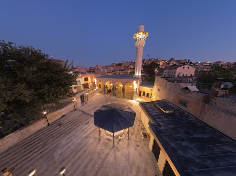 Depremde hasar gören iki tarihi cami Mevlid Kandili'nde yeniden ibadete açılıyor - Resim : 3