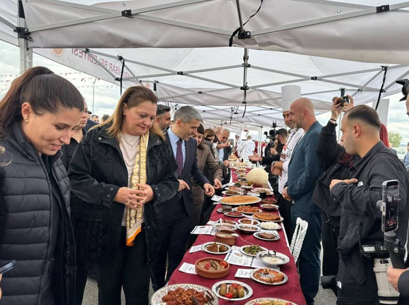 247 metrelik Anadolu sofrası Guinness’e girdi: Rusya’nın rekoru kırıldı - Resim: 6