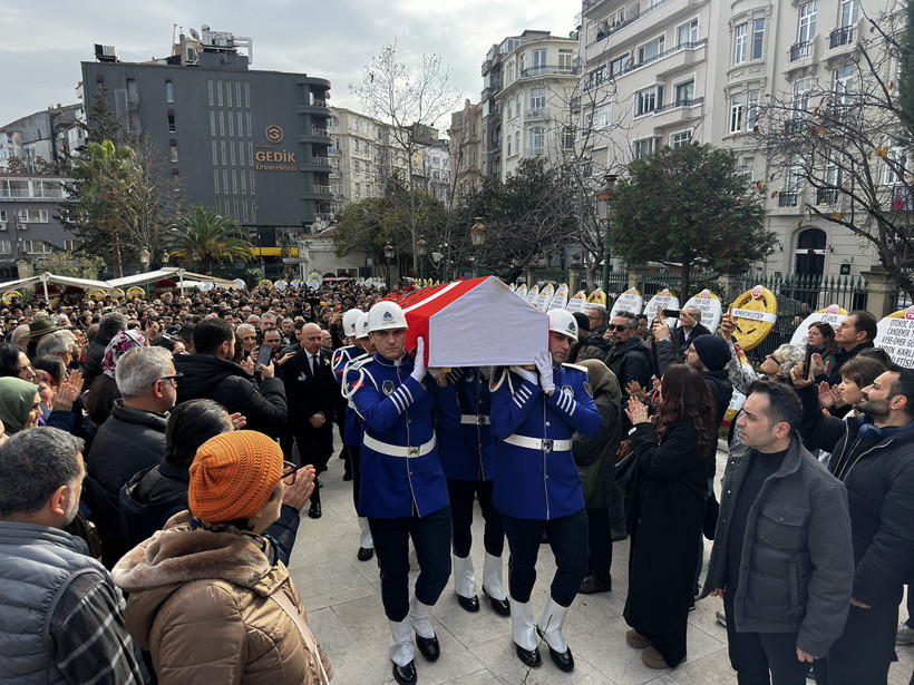 Fatih Altaylı cezaevinden çıktıktan sonra ilk kez göründü: Yüzündeki ifade her şeyi anlattı - Resim : 1