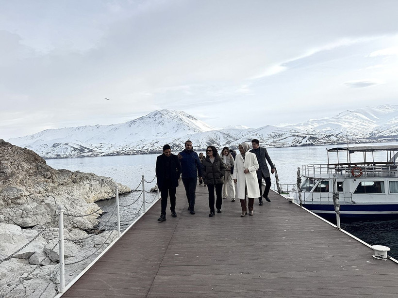 Yeşilçam'ın Kraliçesi Hülya Koçyiğit Akdamar'da: İlk kez geldim, aşık oldum - Resim: 2