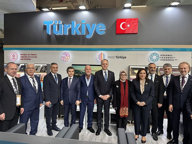 T&uuml;rk Edebiyatı Londra Kitap Fuarı&rsquo;nda ziyaret&ccedil;ilerle buluştu - Resim : 1