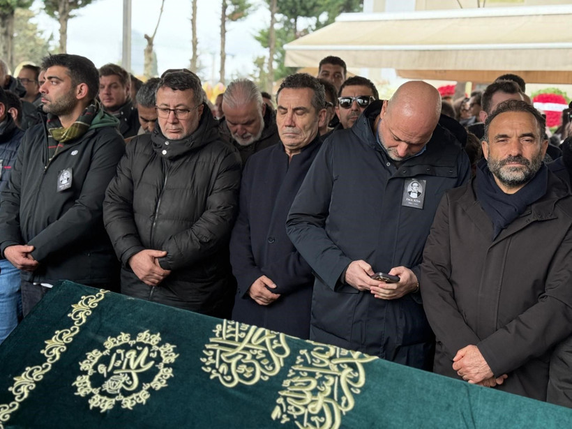 Ünlü yapımcı Erol Köse’ye veda: Cenazeye kimler geldi, neler yaşandı? İşte detaylar… - Resim: 2