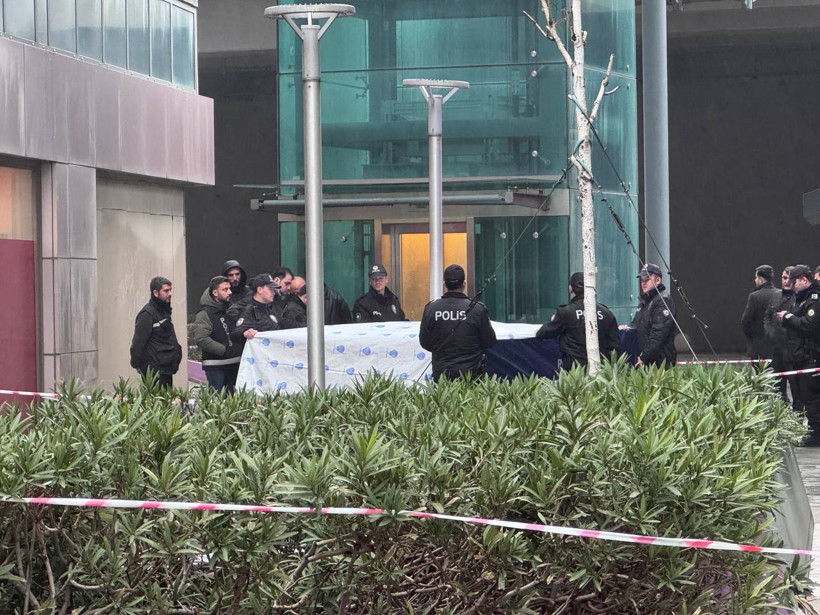 Ünlü yapımcı Erol Köse’ye veda: Cenazeye kimler geldi, neler yaşandı? İşte detaylar… - Resim: 8