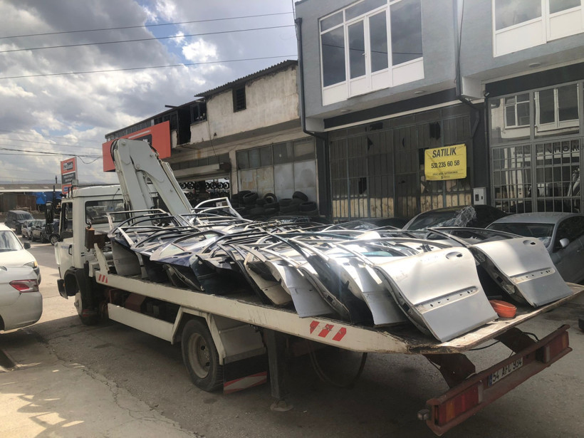 Sakarya’da kaçak oto parça operasyonu: 105 parça ele geçirildi - Resim : 1