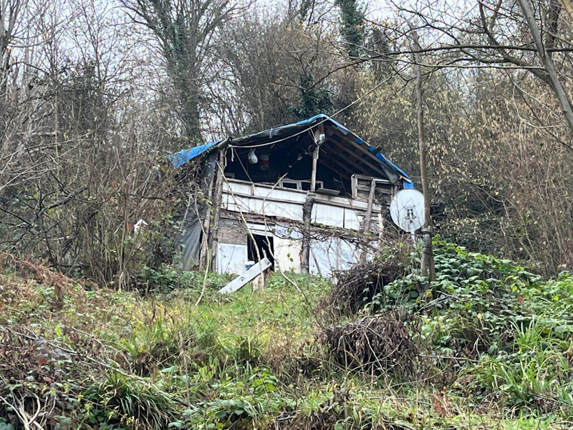 Bağ evi sahibini balta ve kazmayla öldürmüşlerdi: Kuzenlerin cezası belli oldu - Resim : 1