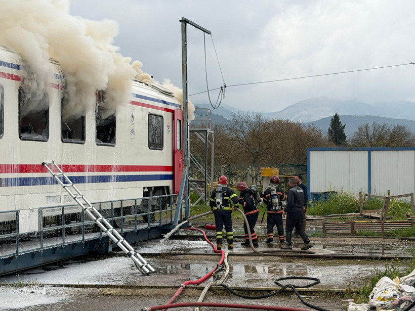 Raylara inmeden kül oldu: Pamukova’da yangın - Resim: 3