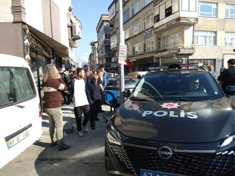 Eski sevgili kavgasında kan aktı: Önce darbedildi, sonra makasla yaraladı - Resim: 7