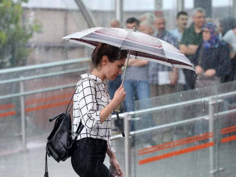 Meteoroloji hafta sonu plan yapanları uyardı: Bu bölgelere gök gürültülü sağanak geliyor - Resim: 6